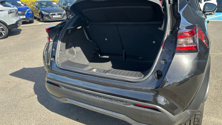 Nissan Juke 1.0 DiG-T 114 Tekna 5dr DCT Petrol Hatchback